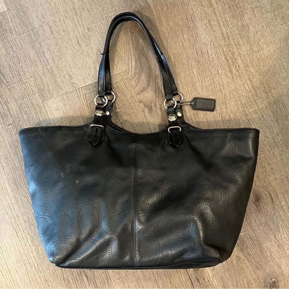 Vintage Womens Stitched Coach Shoulder Bag EUC